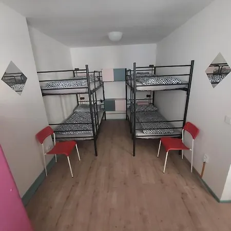 Albergue Schrott Bed&beer *