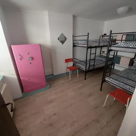 Хостел Schrott Bed&beer Брно
