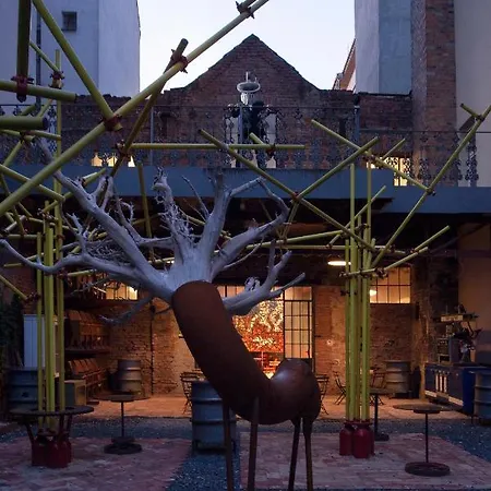 Albergue Schrott Bed&beer *