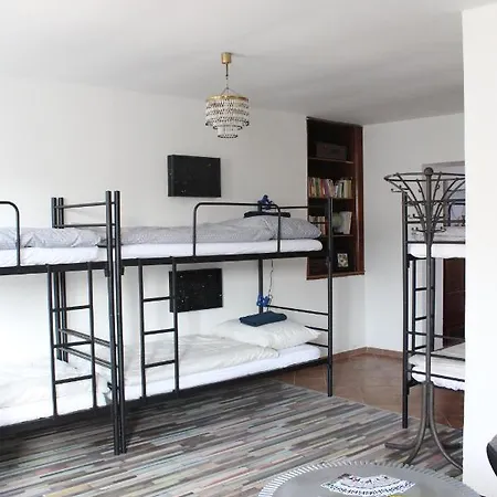 Albergue Schrott Bed&beer *